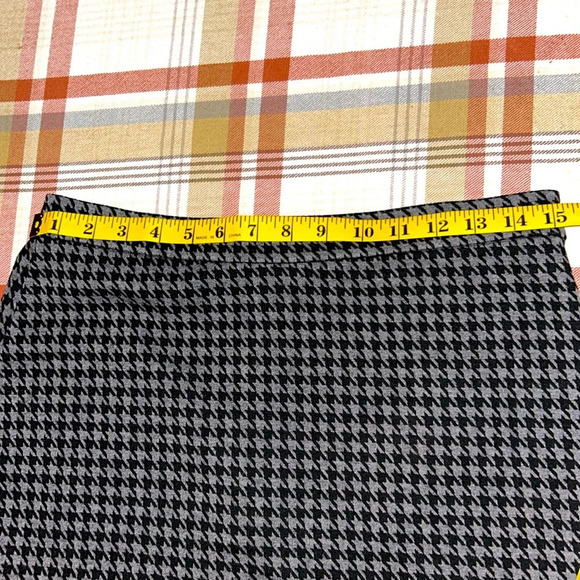 Banana Republic Houndstooth Fluted Mini Skirt - Picture 8 of 8